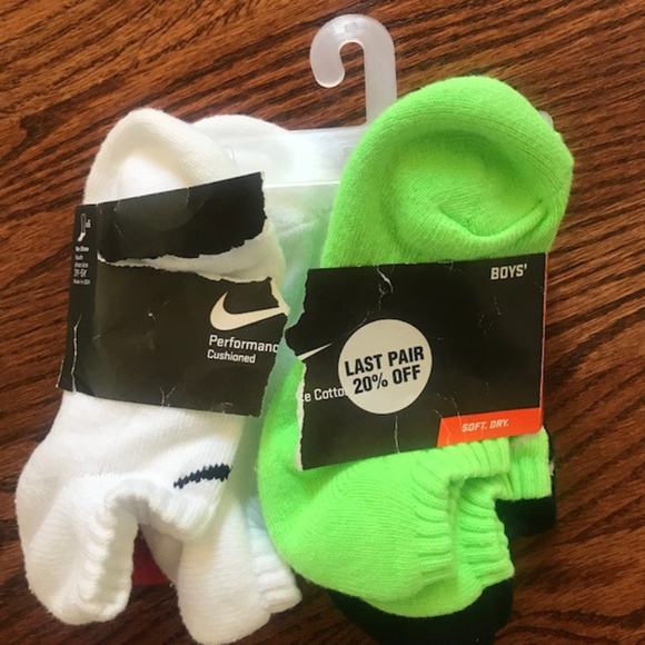 boys nike no show socks